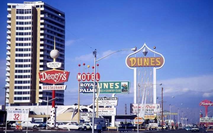 Vintage Las Vegas Photos Capture The Heyday of Glamor and Intrigue