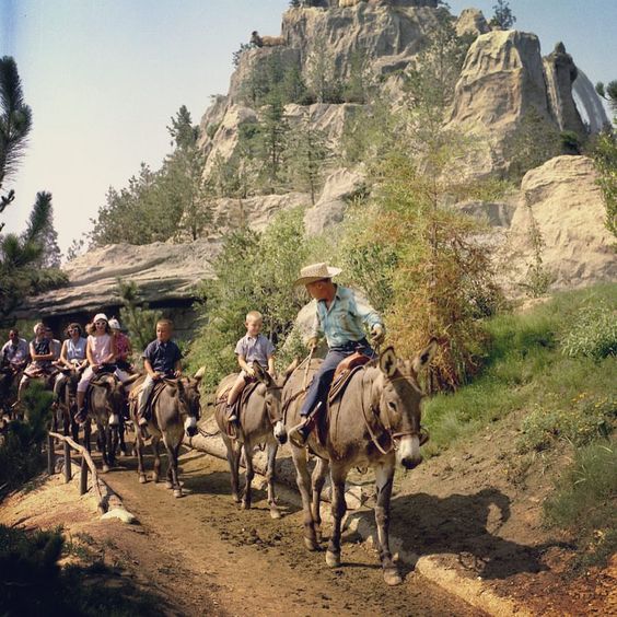 Frontierland - Vintage Disneyland Photos from the 50s 